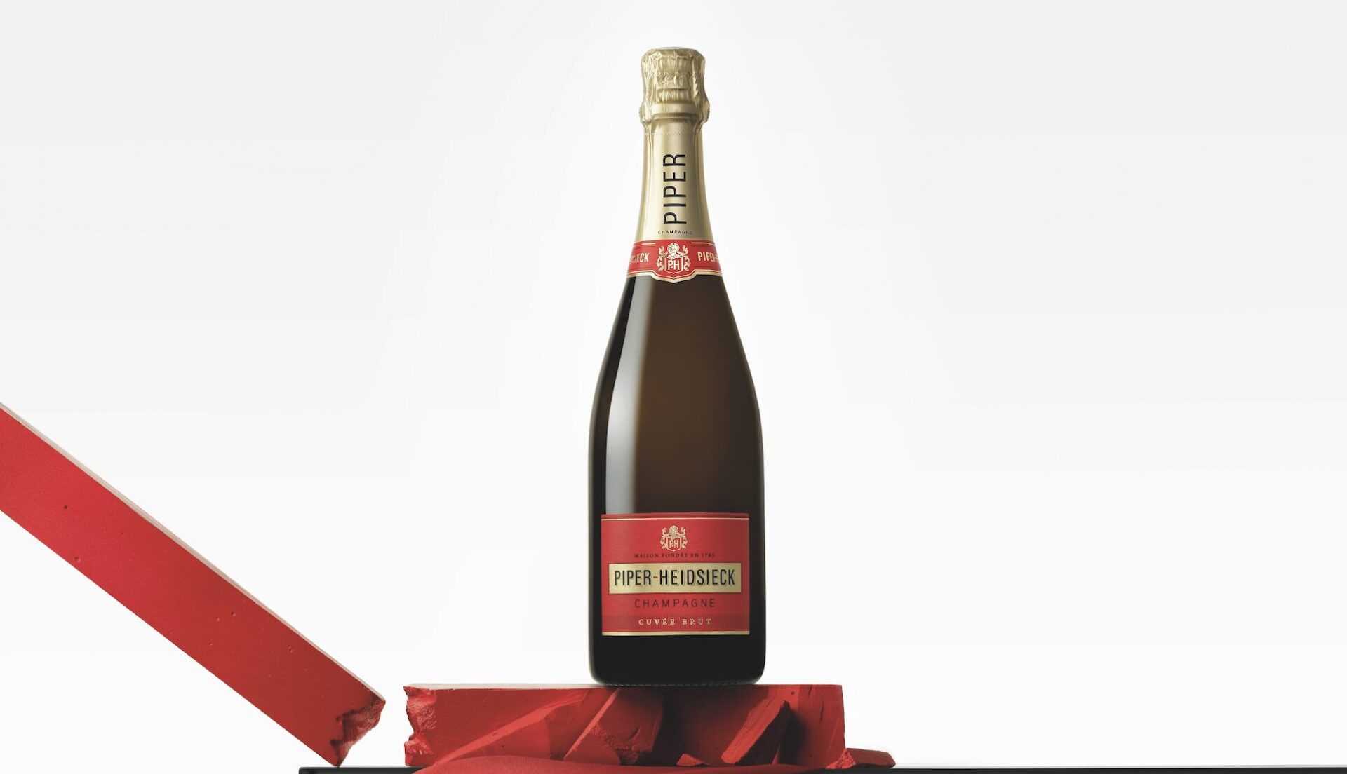 LUXURIA LIFESTYLE MAGAZINE WELCOMES PIPER HEIDSIECK CHAMPAGNE 