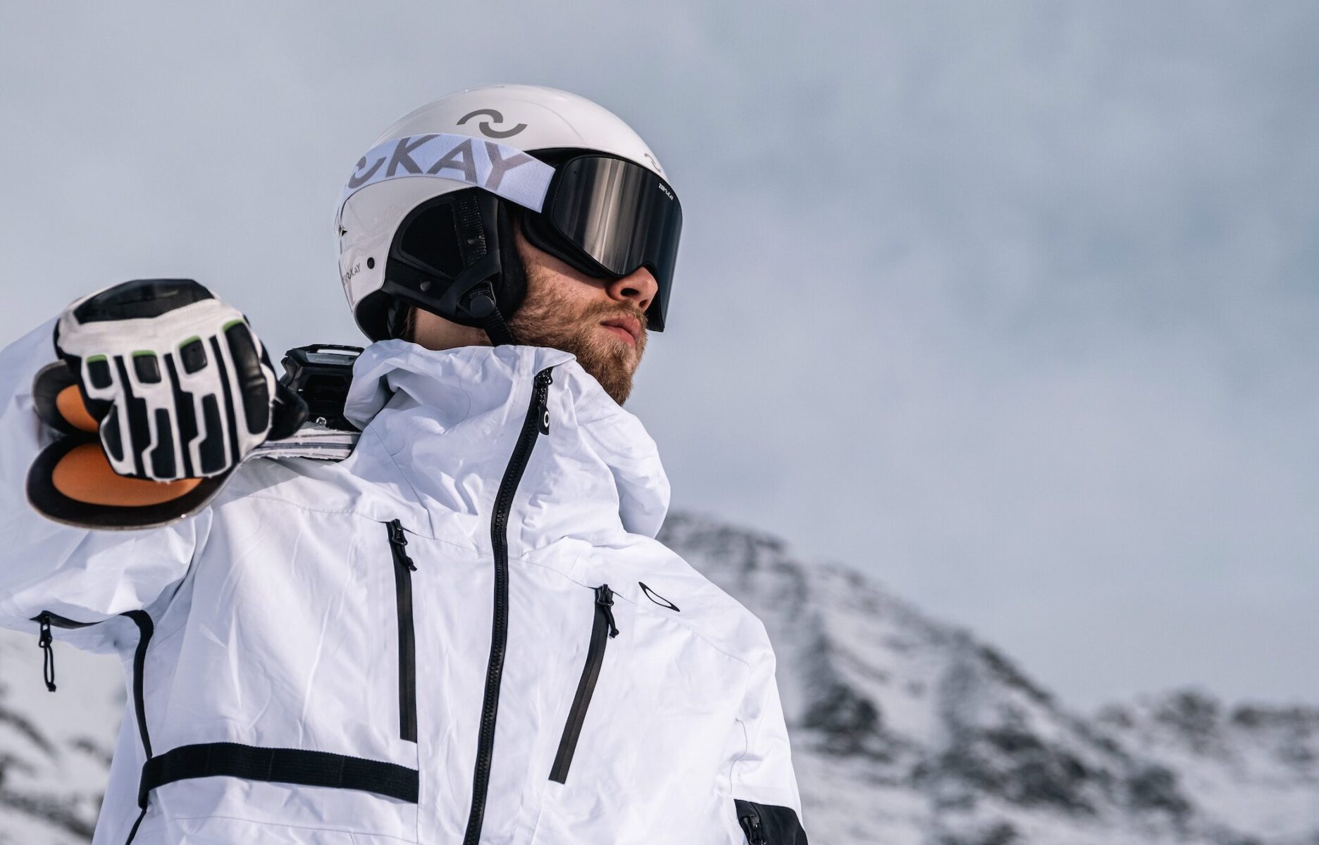 LUXURIA LIFESTYLE MAGAZINE WELCOMES ZEROKAY PREMIUM SKI AND SNOWBOARDING GEAR.