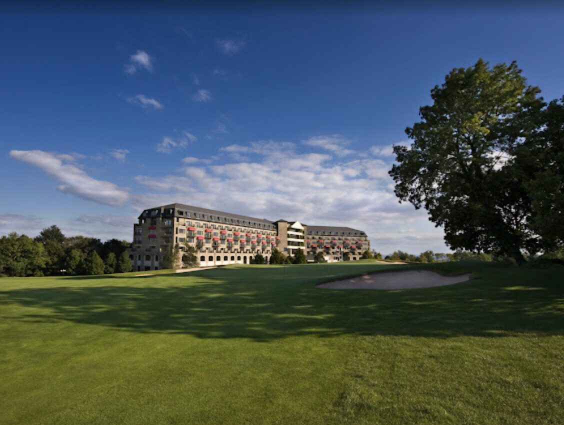 LUXURIA LIFESTYLE MAGAZINE REVIEWS CELTIC MANOR IN SOUTH WALES