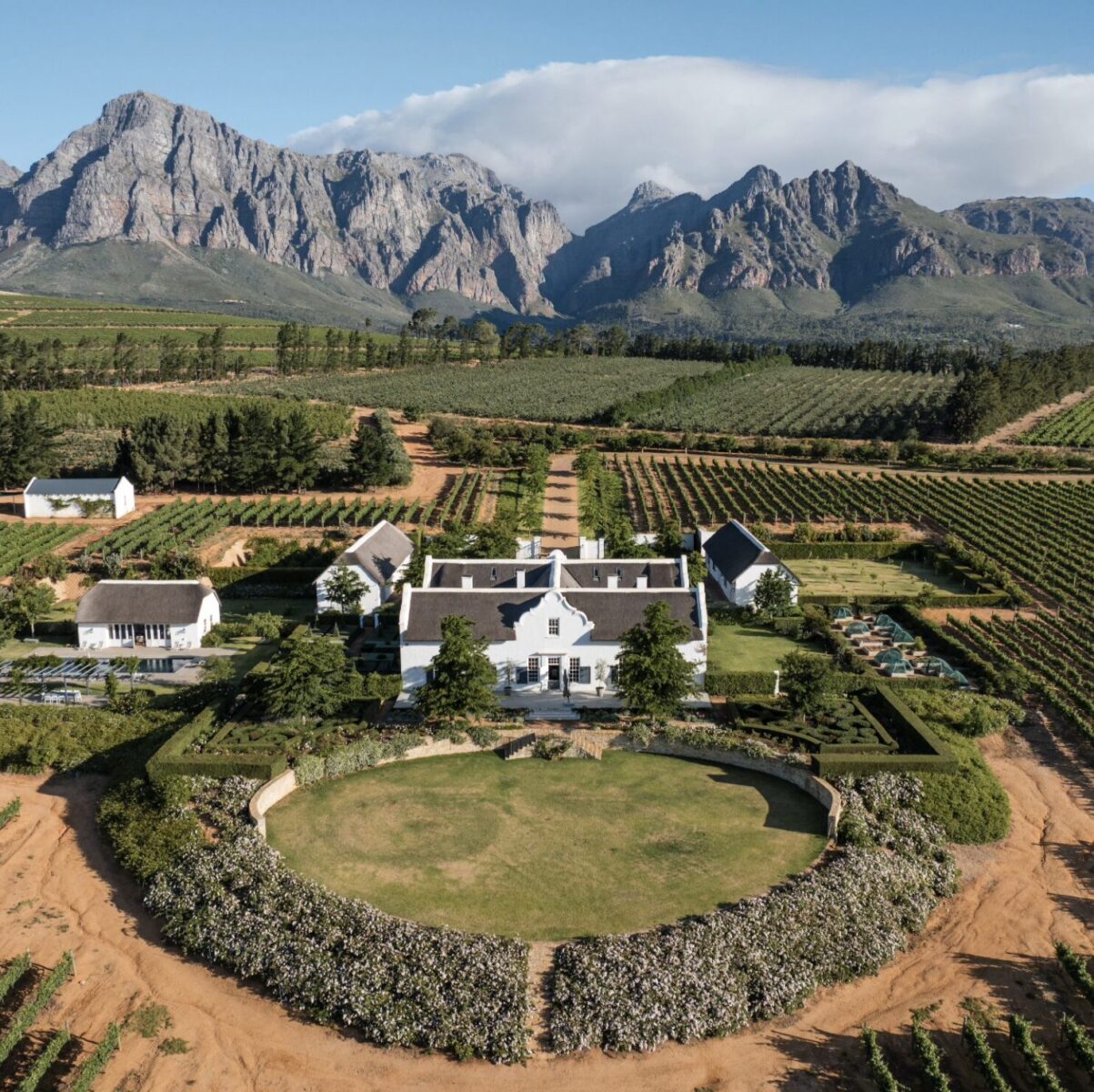 LUXURIA LIFESTYLE WELCOMES THE STUNNING BROOKDALE ESTATE MANOR HOUSE FROM SOUTH AFRICA